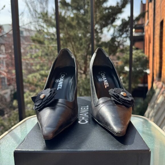 Vintage Chanel Classic Pump Black Camellia Flower Pointed Toe Heels Black 7 - Picture 7 of 14